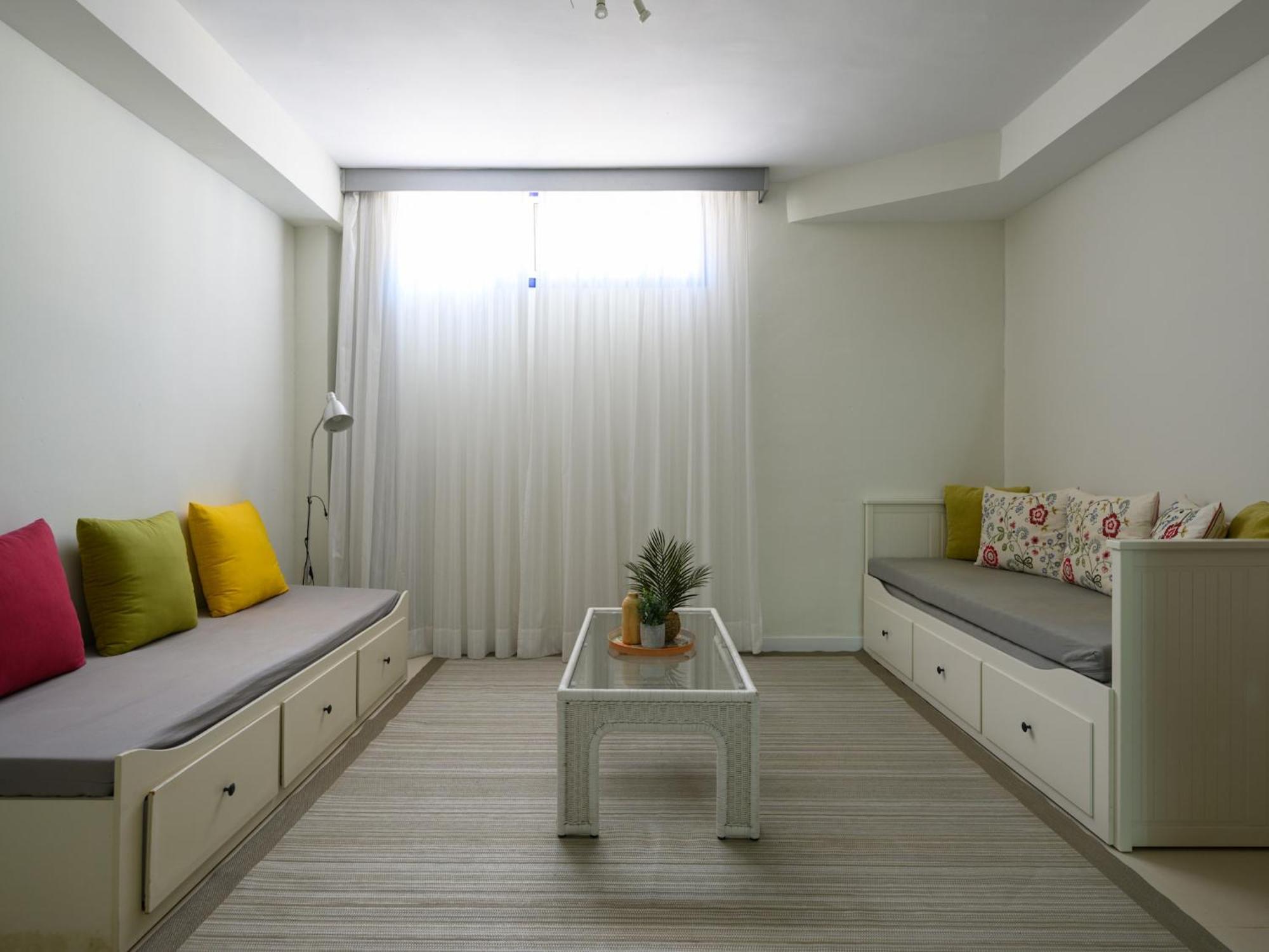 Charming With Pool In Сasa de vacaciones